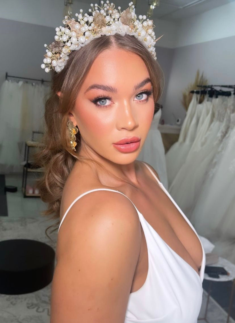 Makeup by Faye Neill, Strip Lash 01 by Snap Beauty